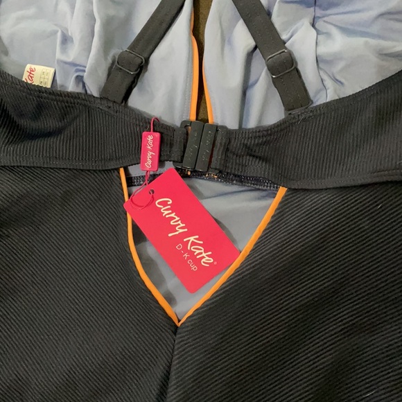 CURVY KATE
Poolside Non Wired Plunge Swimsuit - Picture 5 of 6